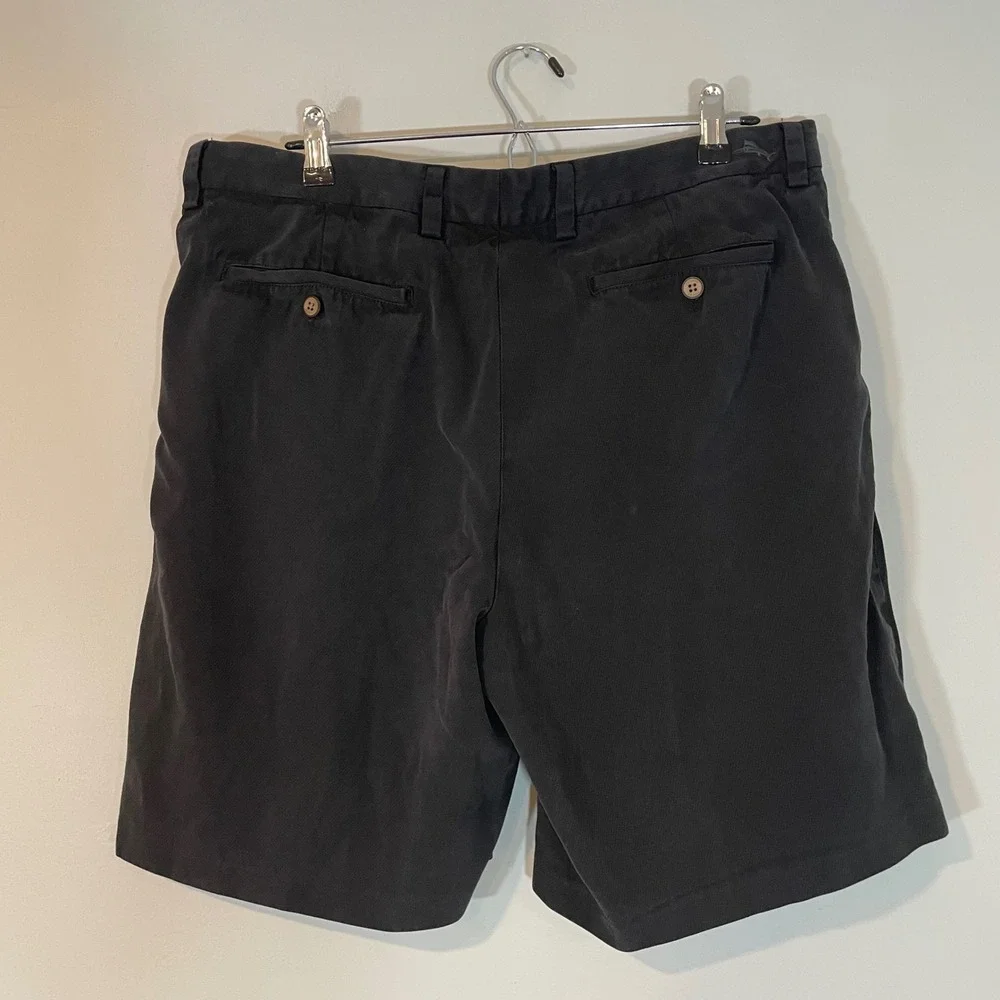 Tommy Bahama Lot of 2 Mens 35 Silk Cotton Pleated Shorts Gray Black Resort Beach